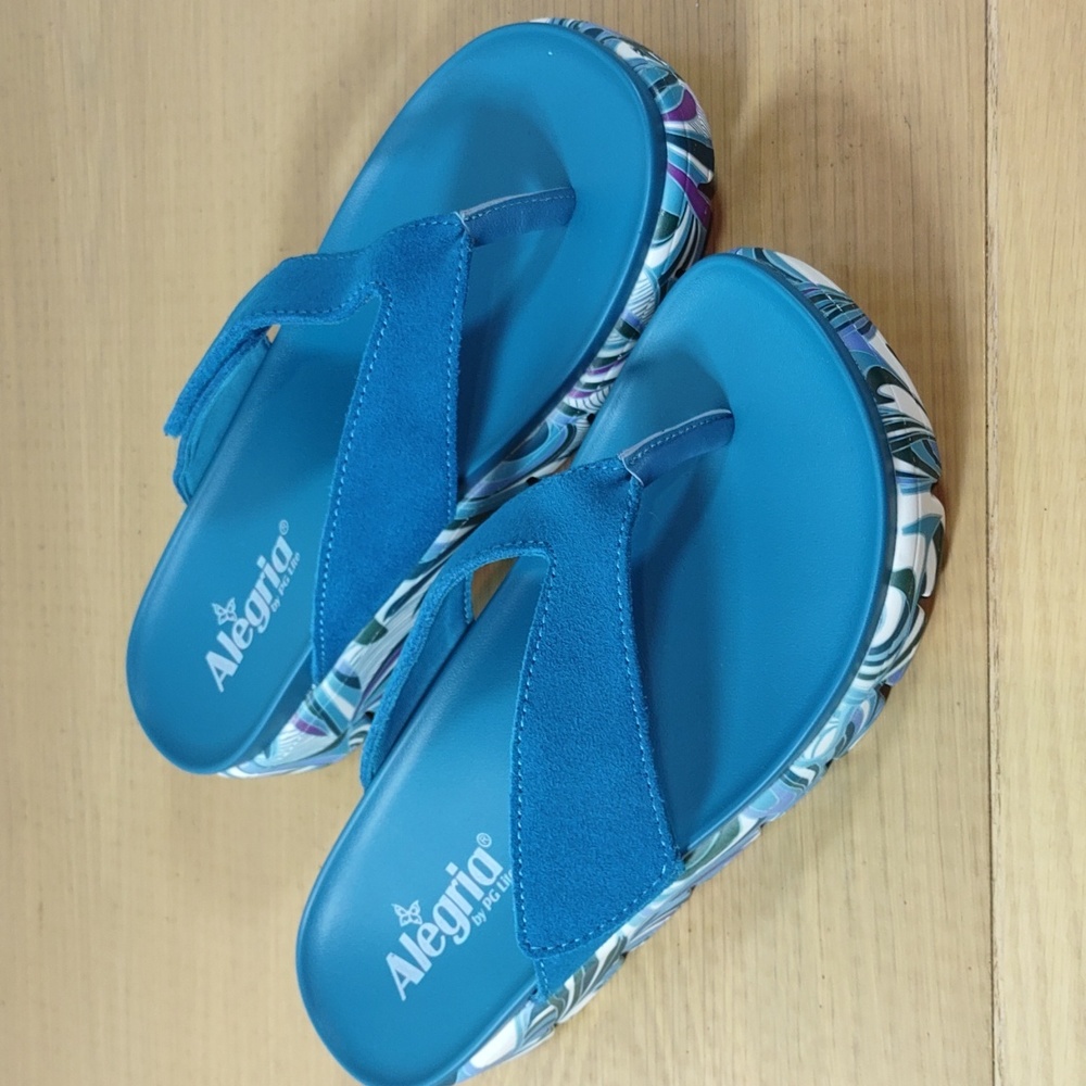 Alegria Sandals Womens  Astara I Got You Babe Flip Flop leather AST-173